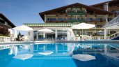 Rosenalp mit Aussenpool im Sommer
