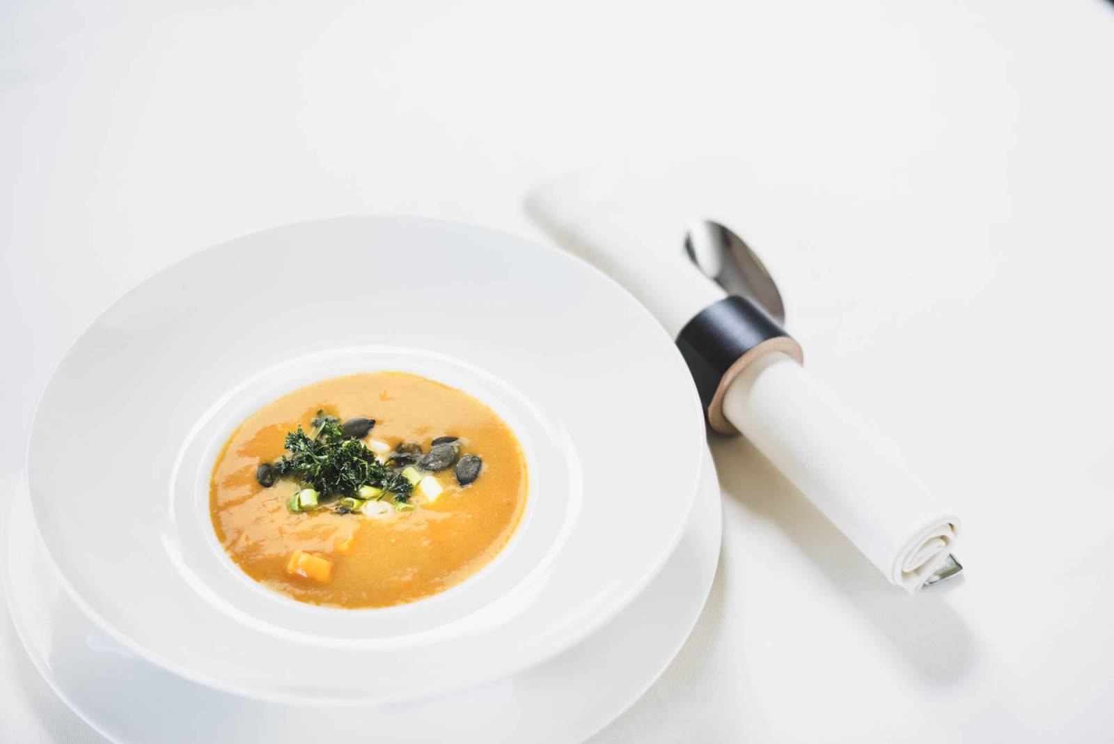 Kürbis-Orangen-Süppchen Symbolfoto