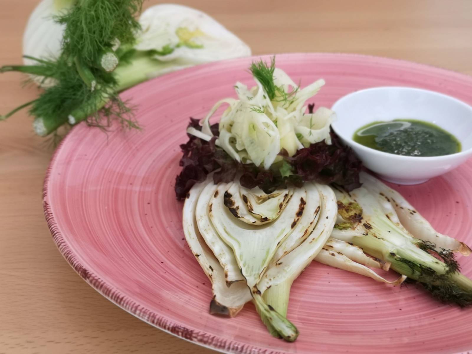 Fenchel an grünem Pesto Symbolfoto