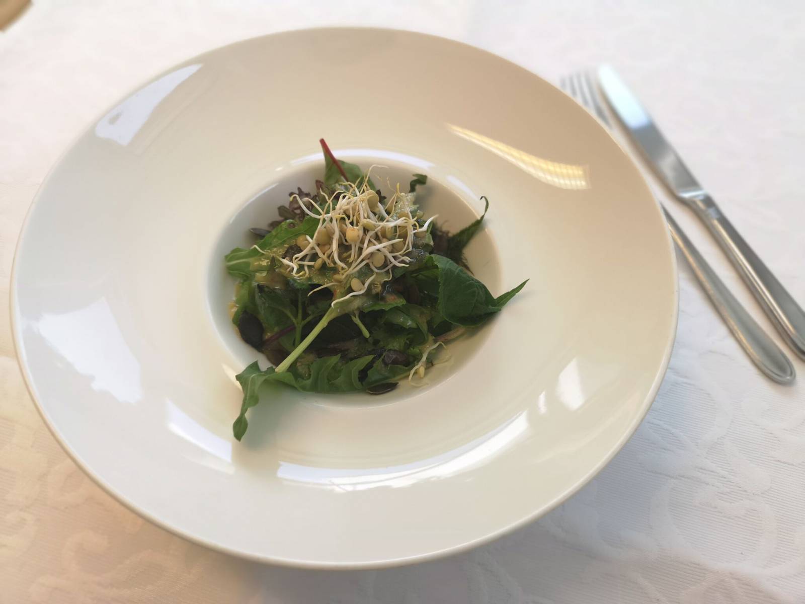 Walnuss-Vinaigrette Symbolfoto