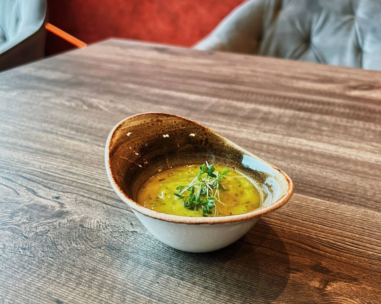 Safran-Kräuter-Rouille - basische Mayonnaise Symbolfoto