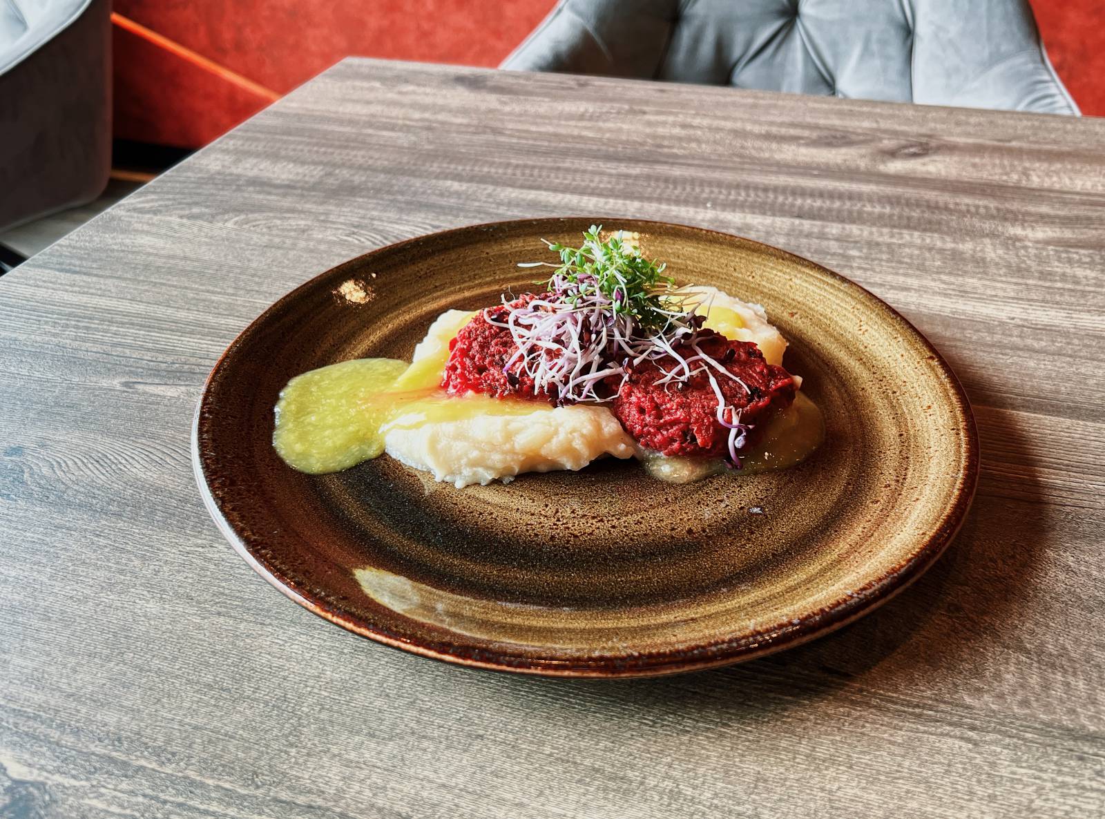 Rote Bete-Karotten-Kartoffel Fritters  Symbolfoto