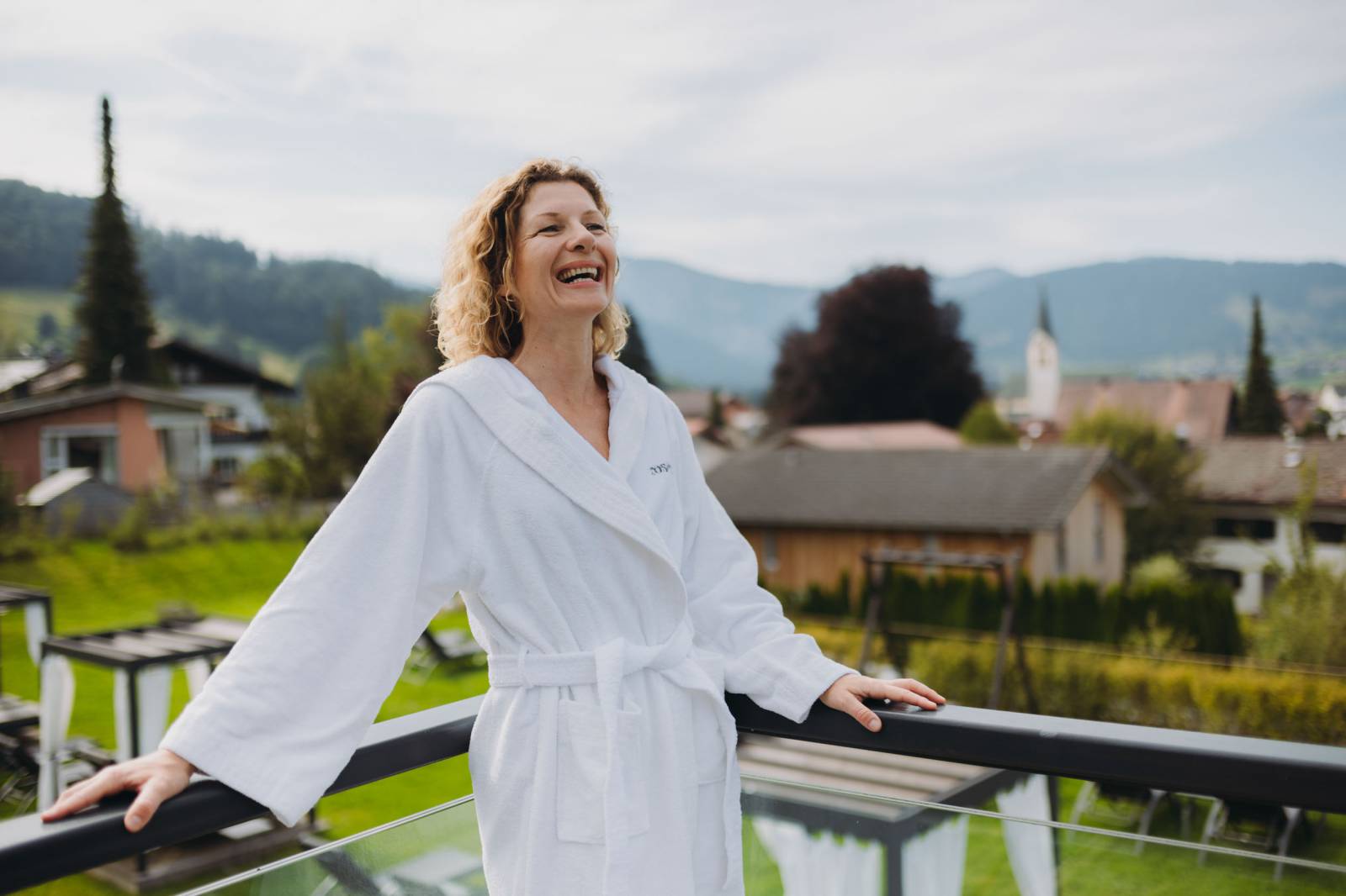 Positive Vibes – die Kraft der Ausstrahlung Symbolfoto