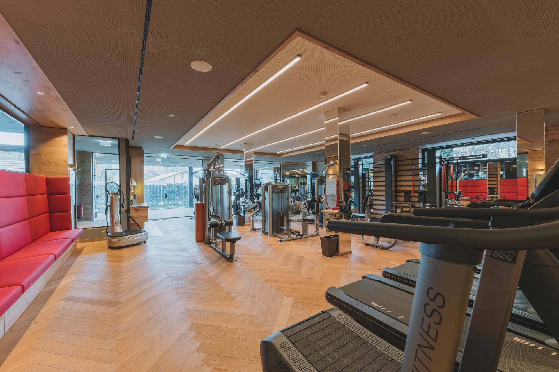 Fitnessstudio mit modernen Geräten für eine Reha in Oberstaufen.