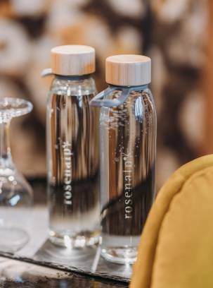 Every guest receives an elegant Rosenalp water bottle as a gift - Rosenalp Gesundheitsresort & SPA