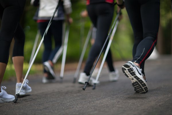 Nordic Walking Gruppe bei Oberstaufen